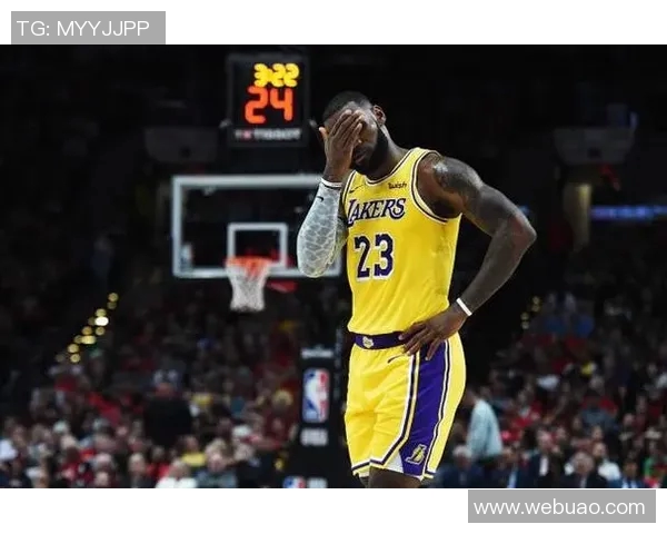 湖人球员詹姆斯因膝盖问题缺席比赛，或将休息一周调整状态